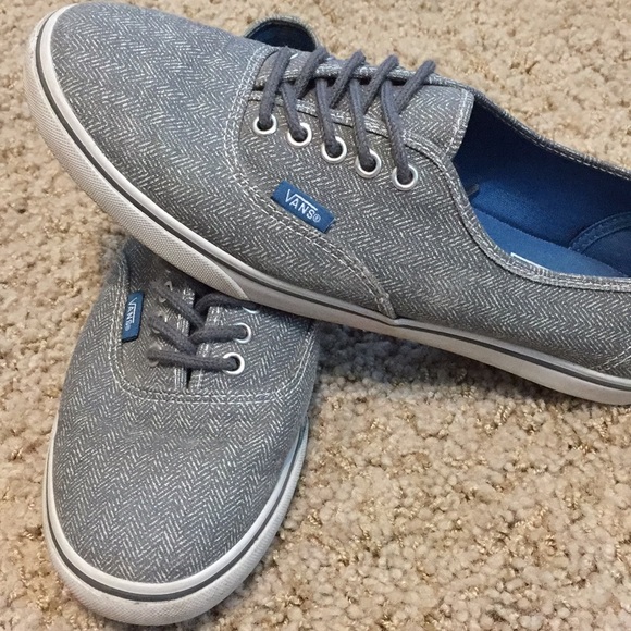 Vans - Picture 3 of 6